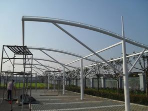 《膜结构车棚膜材加工：揭秘绿色建筑新时代的秘密武器》(图1)