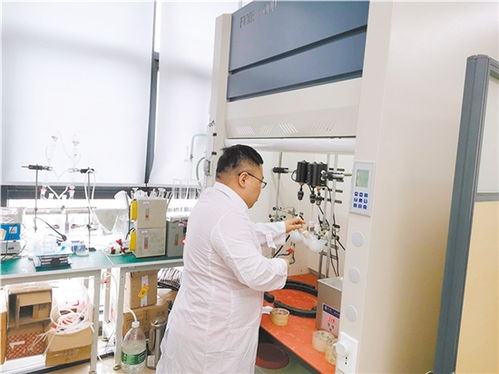 《华龙膜材引领未来：揭秘新型材料在建筑领域的变革之路》(图1)