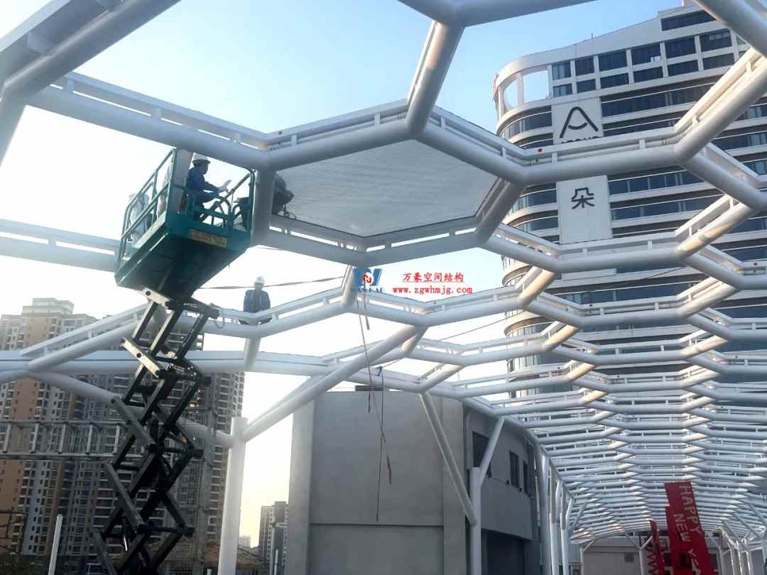 广州茂名总汇天街商业街ETFE膜结构工程