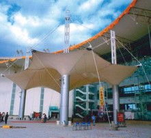 《PTFE膜材巨头上市：揭秘其成长之路及行业未来趋势》