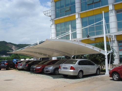 国产车棚膜材崛起：品质与性能如何引领市场潮流？(图1)