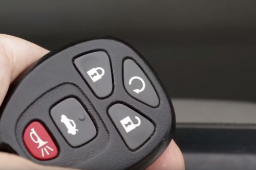 汽车遥控器电池寿命之谜：能用多久？(图1)