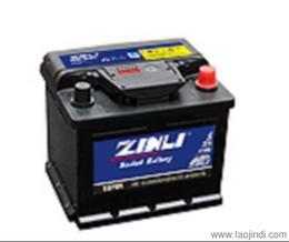 《新能源浪潮下的汽车电池革命：揭秘未来动力之源》