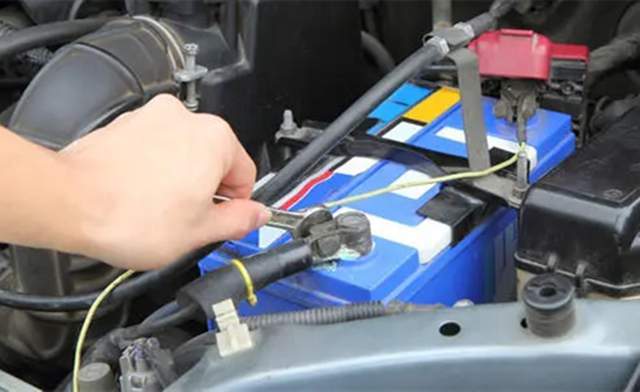 汽车电池充电时间之谜：多久才算恰到好处？(图1)