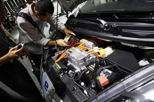 混动汽车电池寿命揭秘：续航里程与耐用性的平衡之道