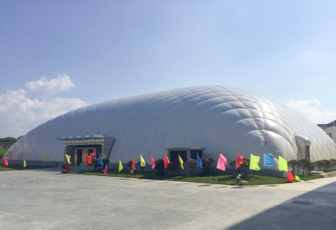 如何打造一个经济实用的气膜羽毛球馆？(图1)