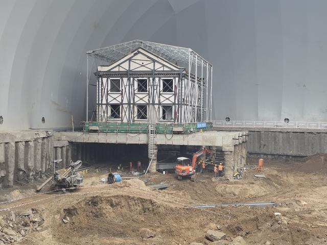 全国首例！西城新兴盛危改项目用上双基坑气膜施工(图2)